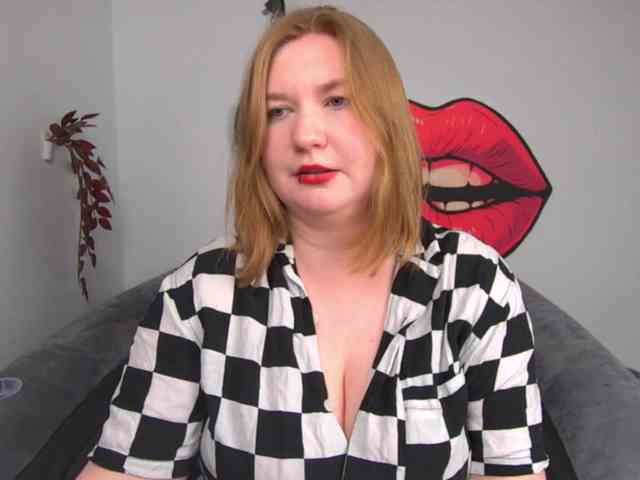 NikkiWild webcam