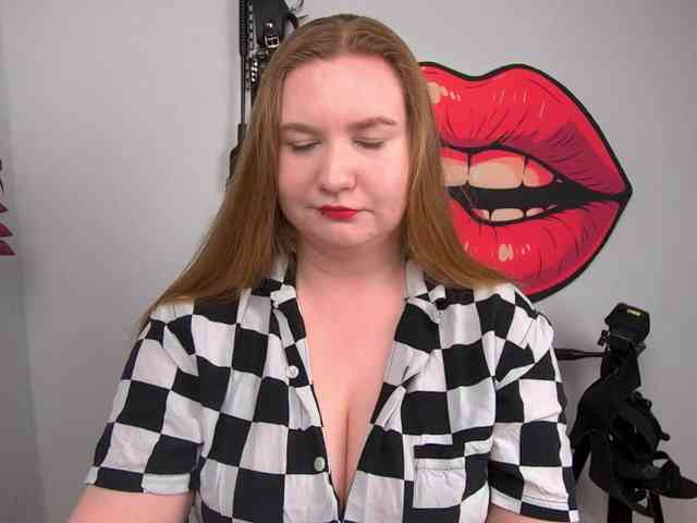 Model: NikkiWild