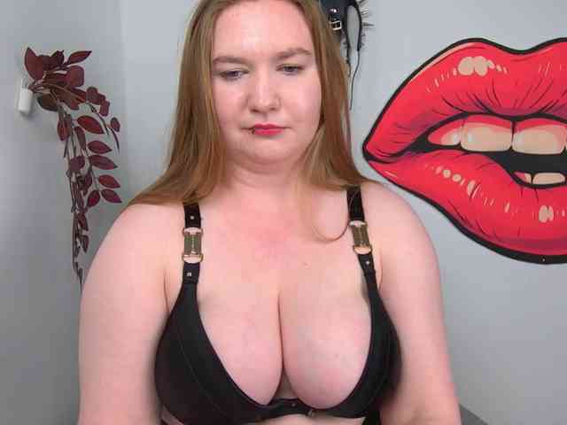 NikkiWild webcam