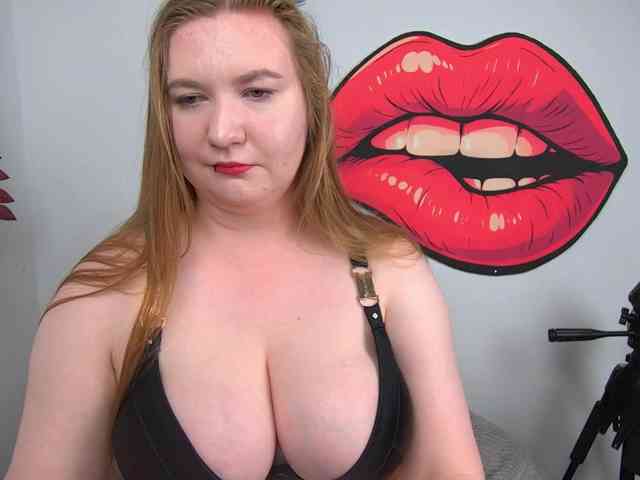 NikkiWild webcam