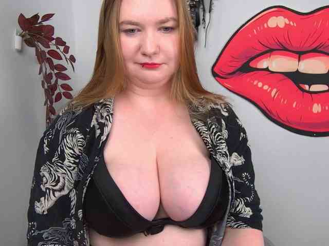 NikkiWild webcam
