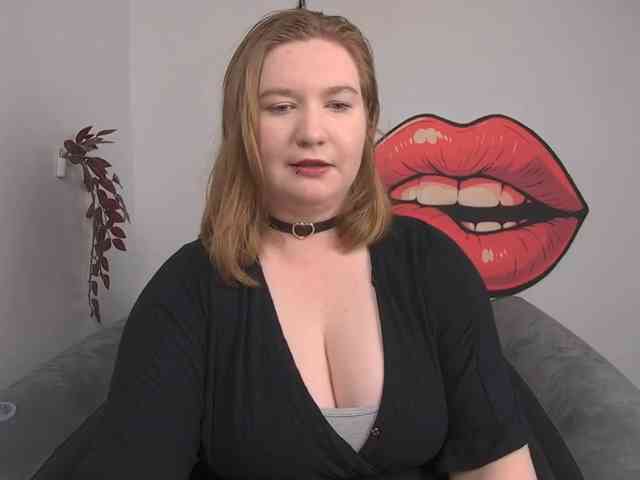 NikkiWild webcam