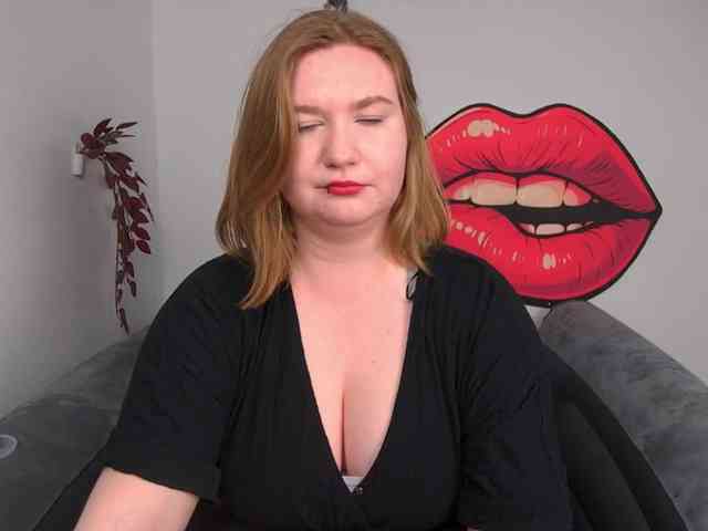 NikkiWild webcam