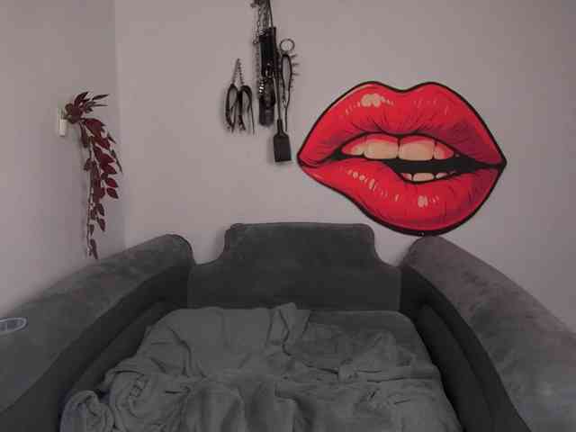 NikkiWild webcam