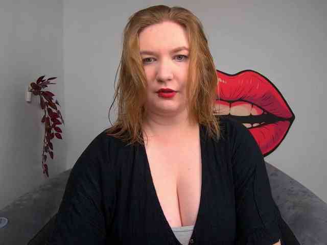 NikkiWild webcam