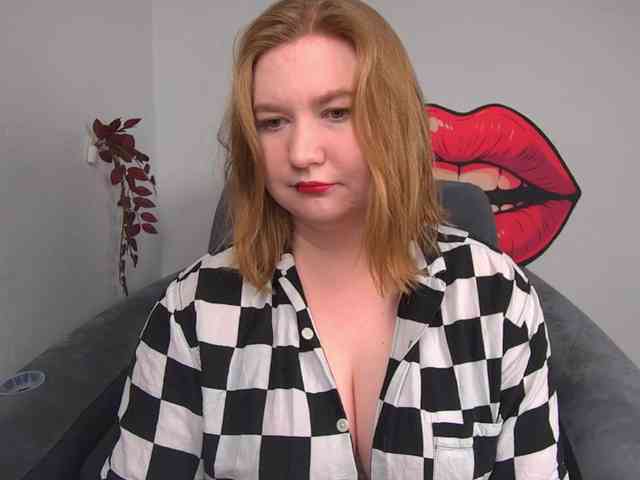 Nikkiwild's live stream