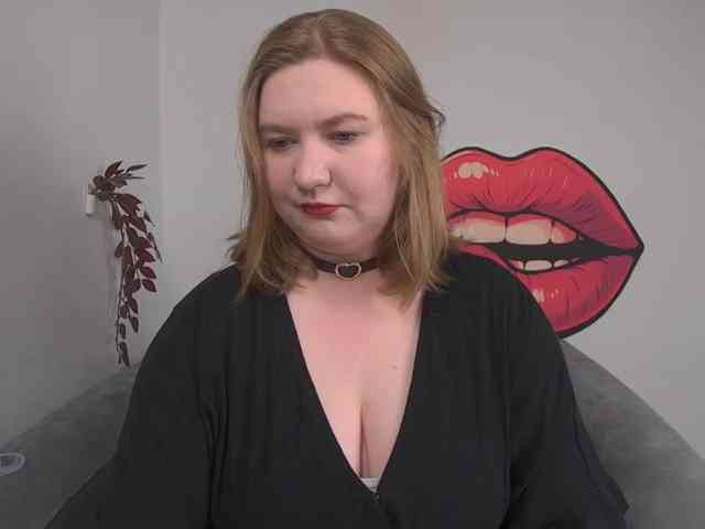 NikkiWild webcam