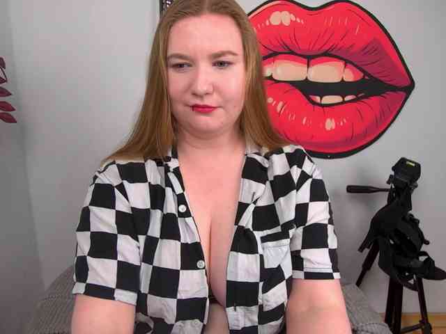 NikkiWild webcam