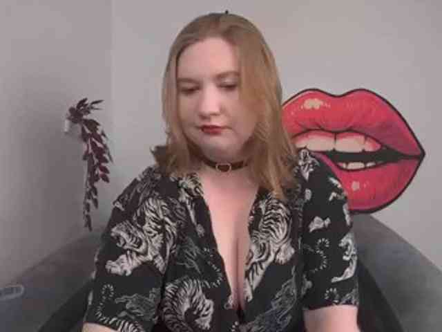 NikkiWild webcam