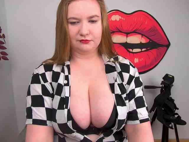 NikkiWild webcam