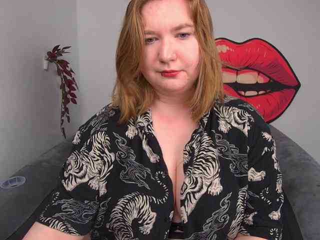 NikkiWild webcam