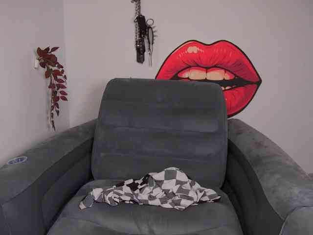 NikkiWild webcam