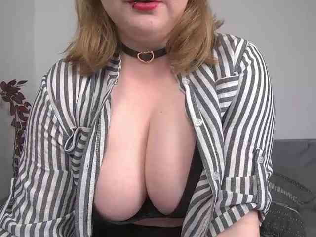 Model: NikkiWild