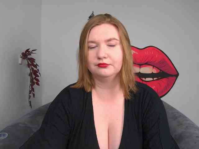 NikkiWild webcam