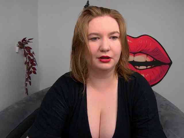 NikkiWild webcam