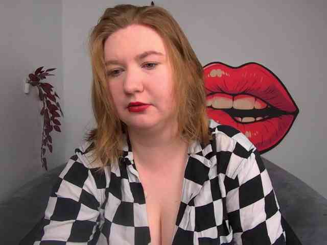 NikkiWild webcam