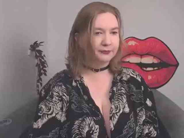 Model: NikkiWild