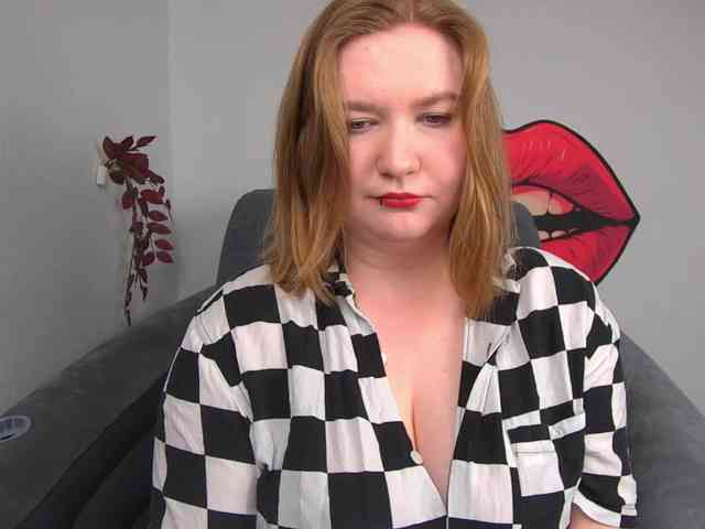 NikkiWild webcam