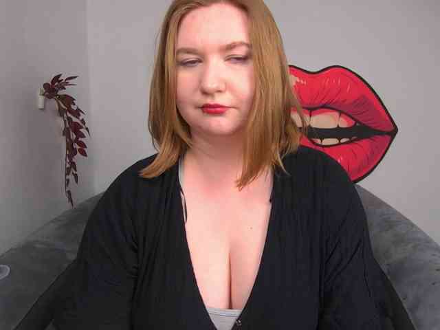 NikkiWild webcam