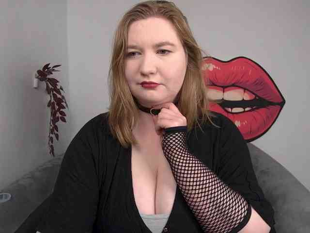 NikkiWild webcam