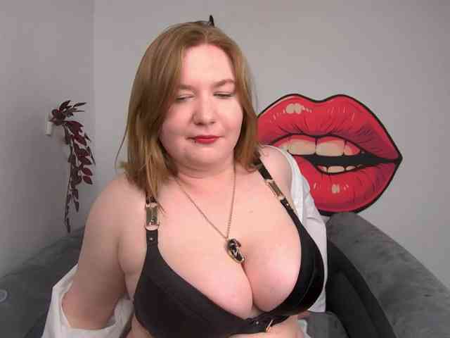 Model: NikkiWild