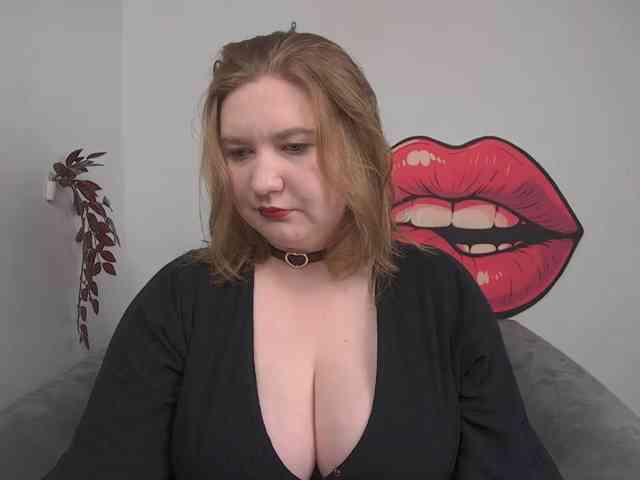 NikkiWild webcam