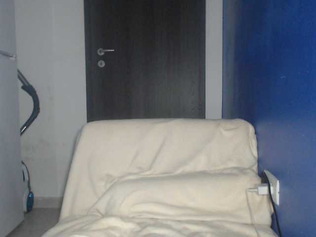 petitedanielle live webcam show