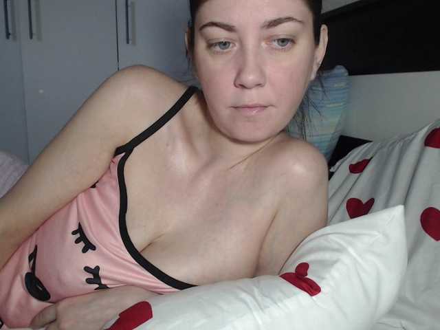 petitedanielle Live Cam on BongaCams
