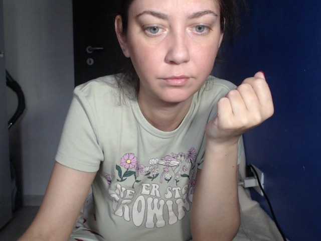 petitedanielle live cam on BongaCams