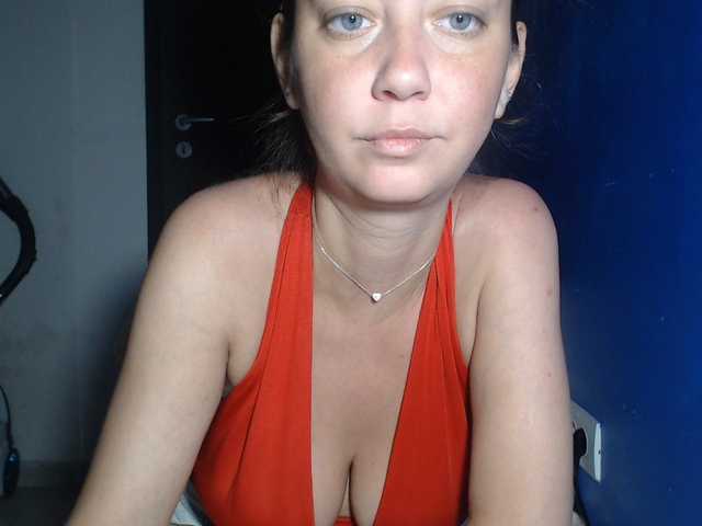 petitedanielle live webcam show