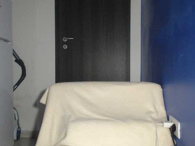 petitedanielle live webcam show