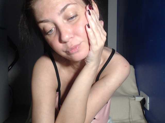 petitedanielle live webcam show
