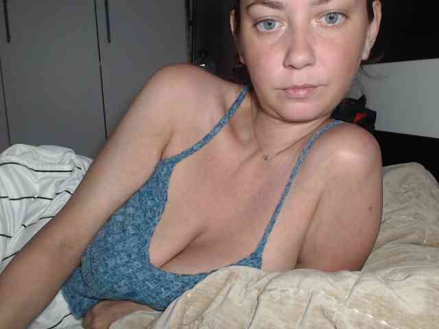 petitedanielle webcam