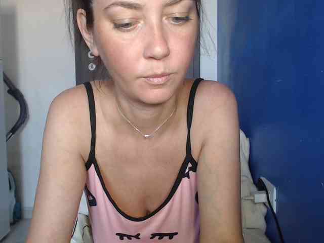 petitedanielle webcam