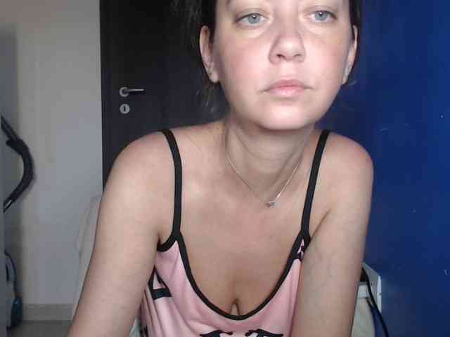 petitedanielle webcam