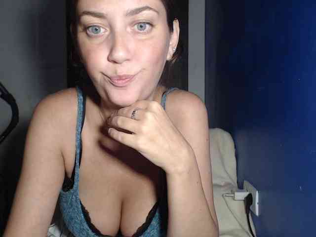 petitedanielle webcam