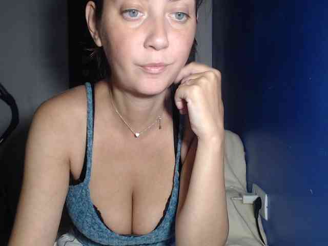 petitedanielle webcam