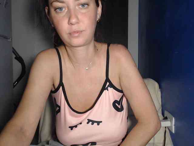petitedanielle webcam