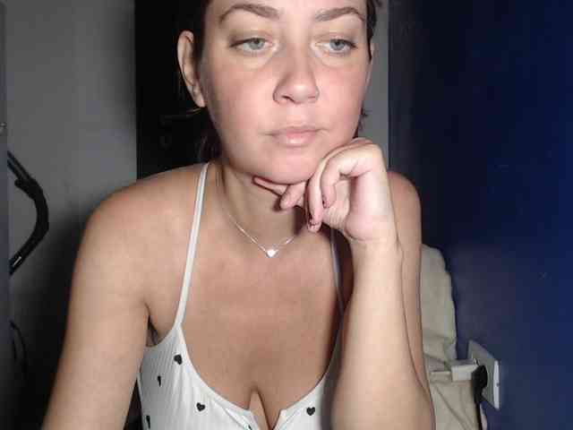 petitedanielle webcam