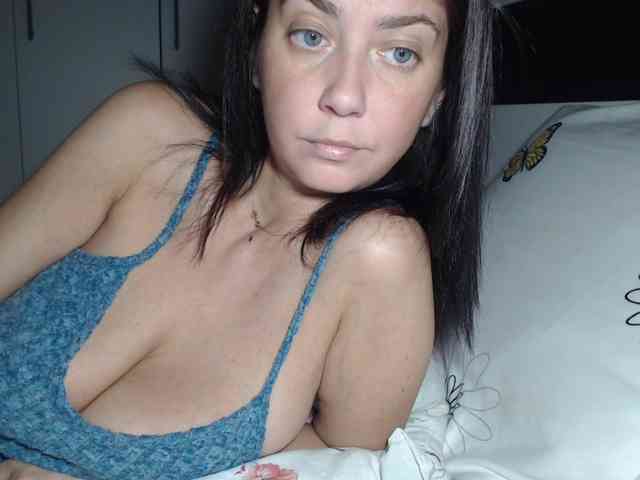 petitedanielle webcam