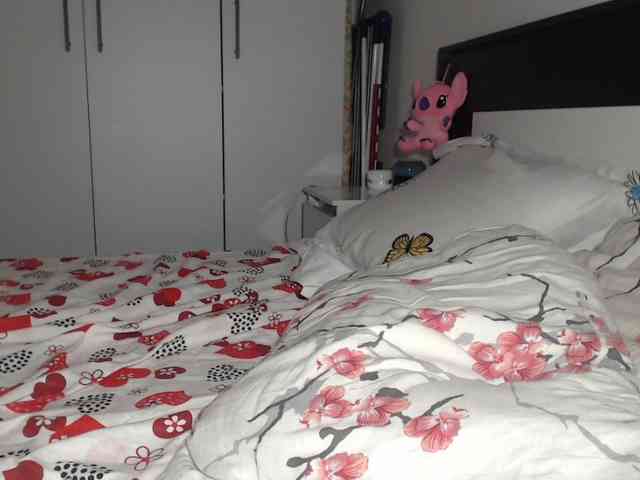 petitedanielle webcam