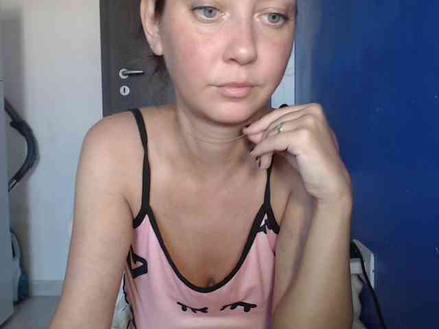 petitedanielle webcam