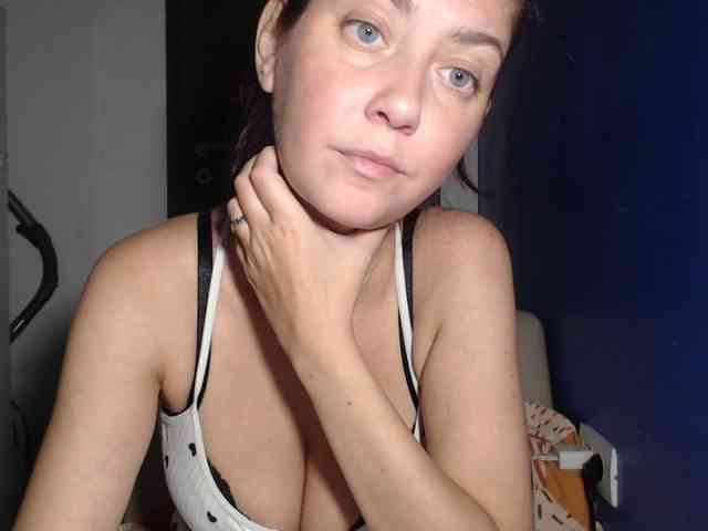 petitedanielle webcam