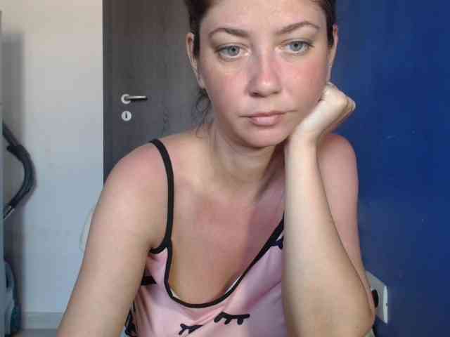 petitedanielle webcam