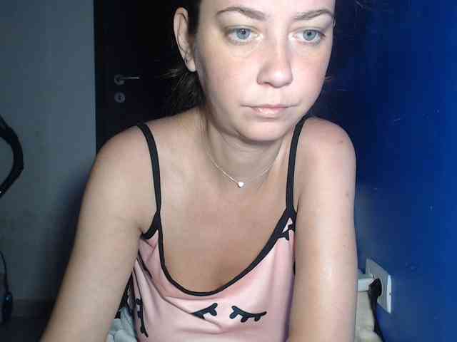 petitedanielle webcam