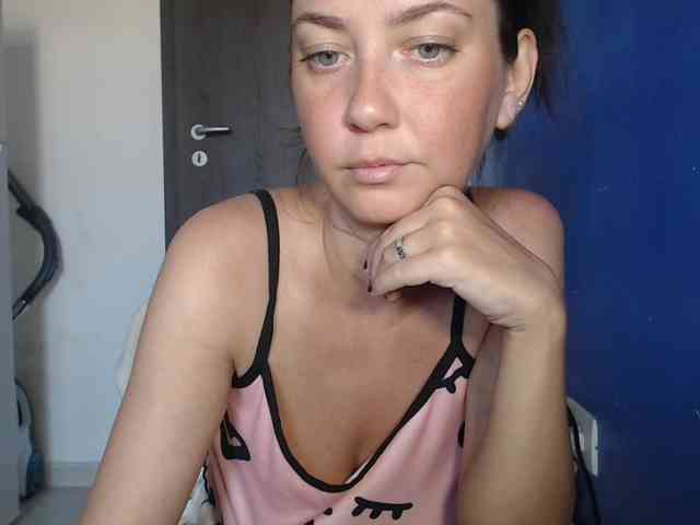 petitedanielle webcam