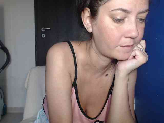 petitedanielle webcam