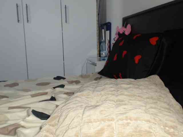 petitedanielle webcam