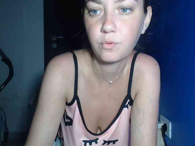 petitedanielle webcam