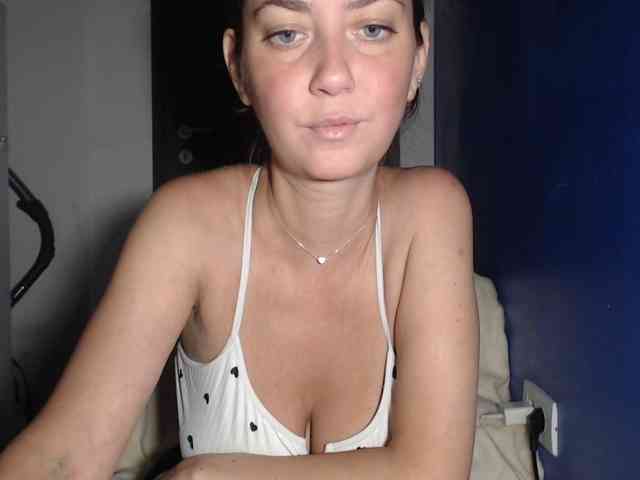 petitedanielle webcam